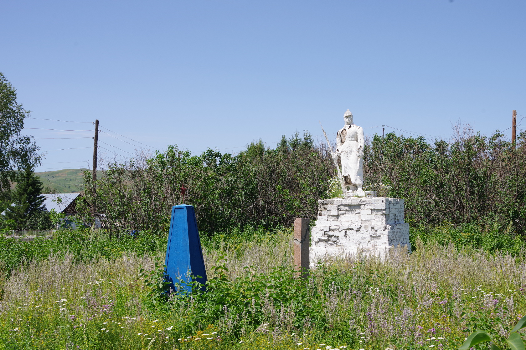 Denkmal eines Rotarmisten aus sowjetischer Zeit
