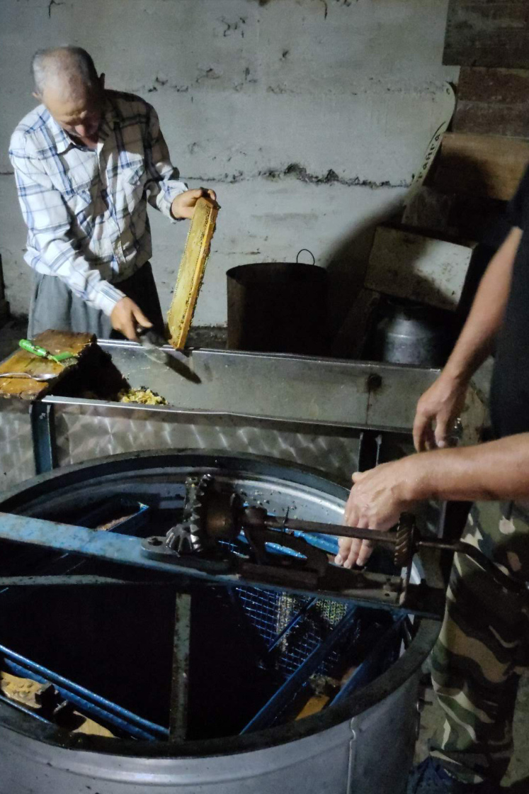 Die Rahmen werden in der Zentrifuge geschleudert